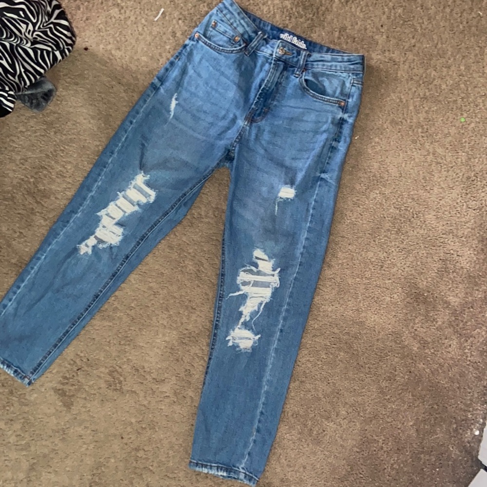 Cute high rise boyfriend jeans 🫶🏽🥰